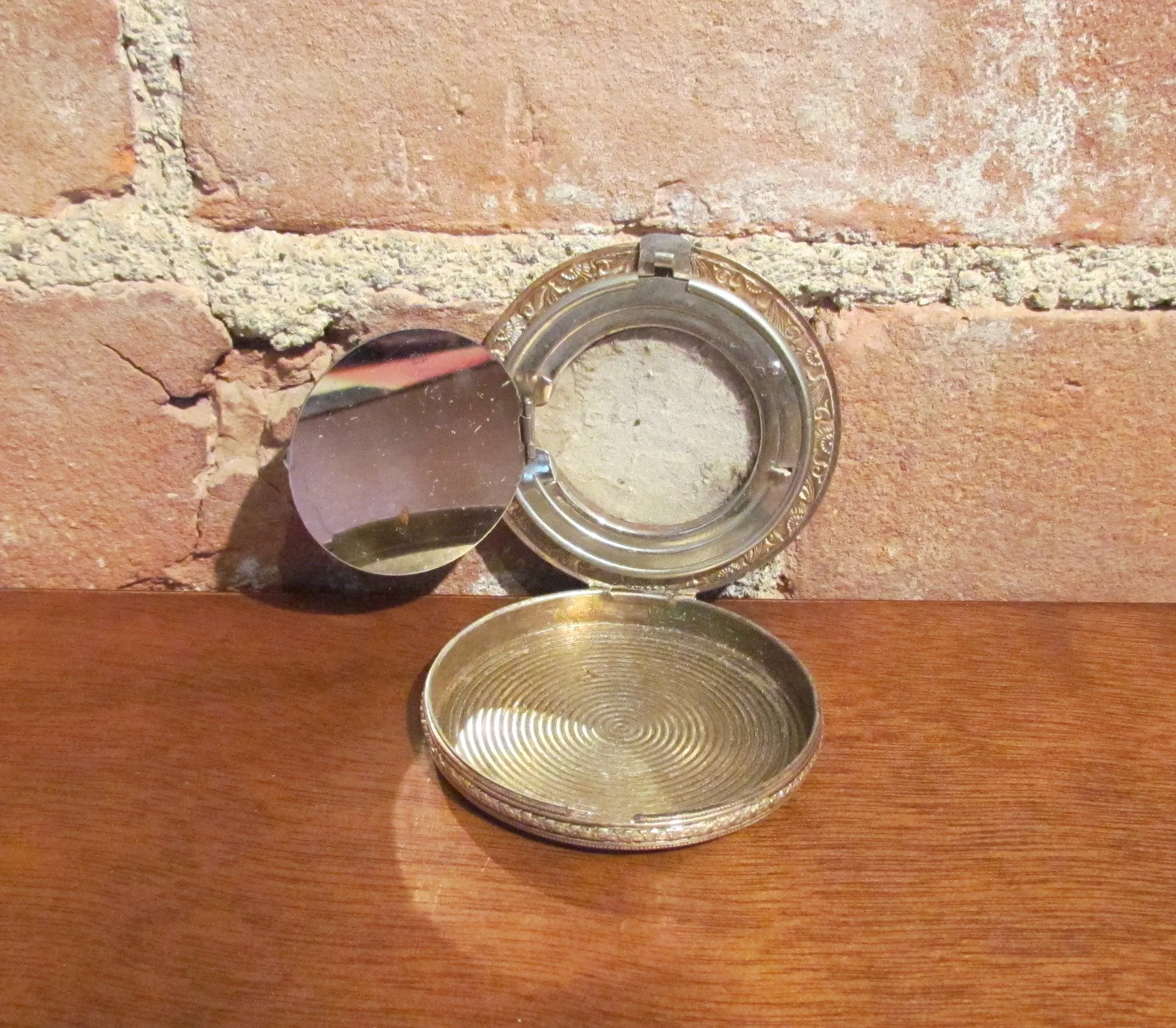 1920 Guilloche Enamel Powder Rouge Mirror Compact