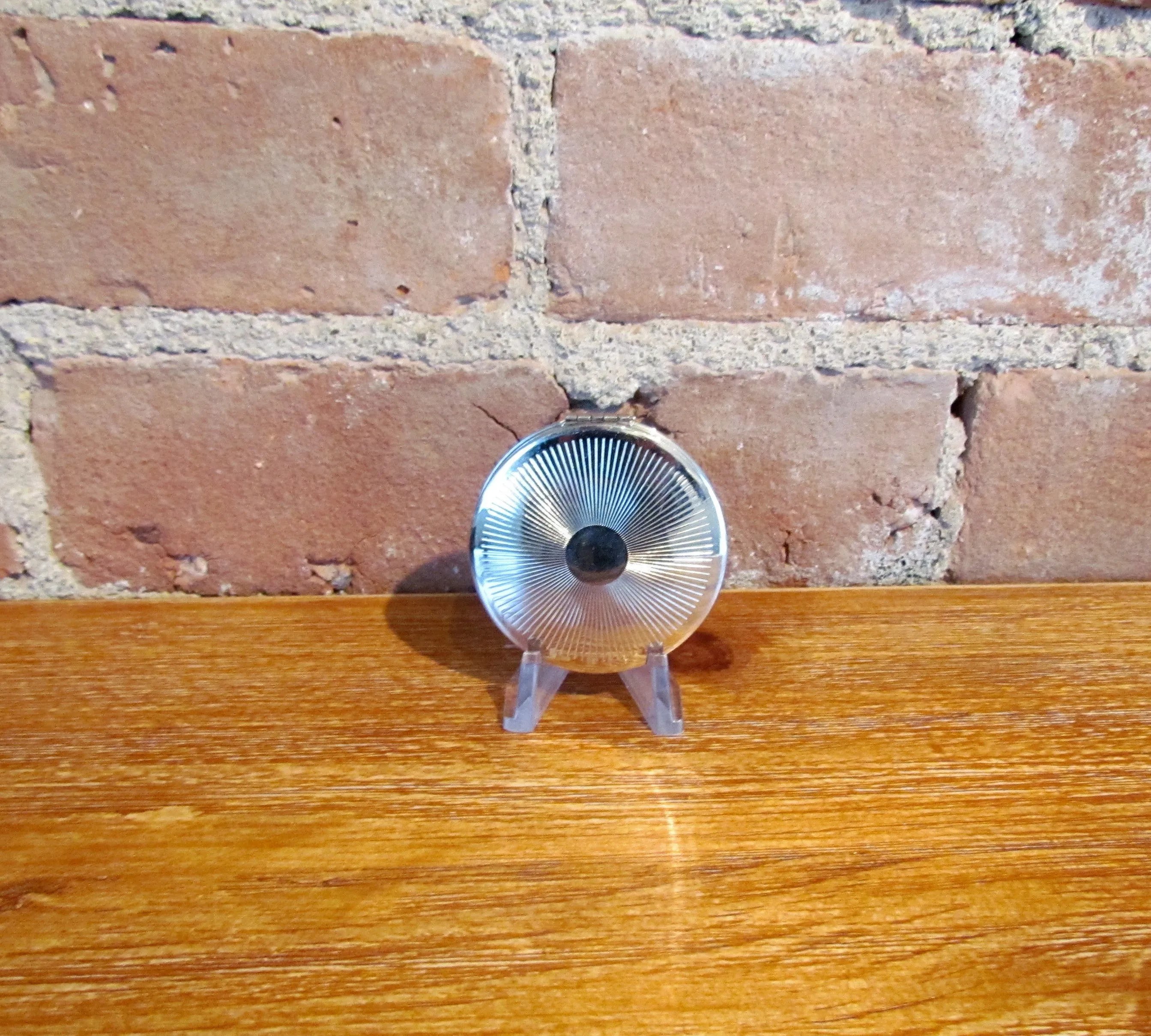 Rare Richard Hudnut Compact Silver & Black Enamel